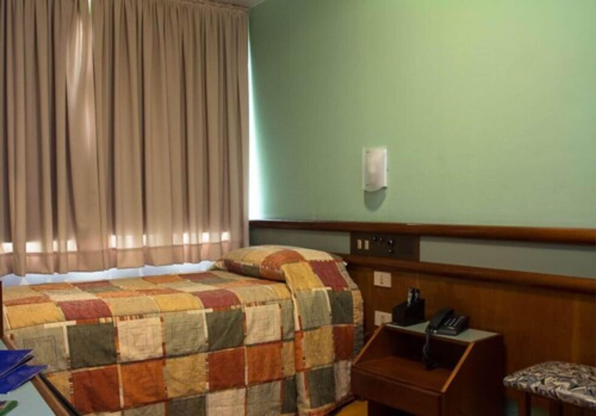 Rede Andrade Mercado Hotel Курітіба Екстер'єр фото