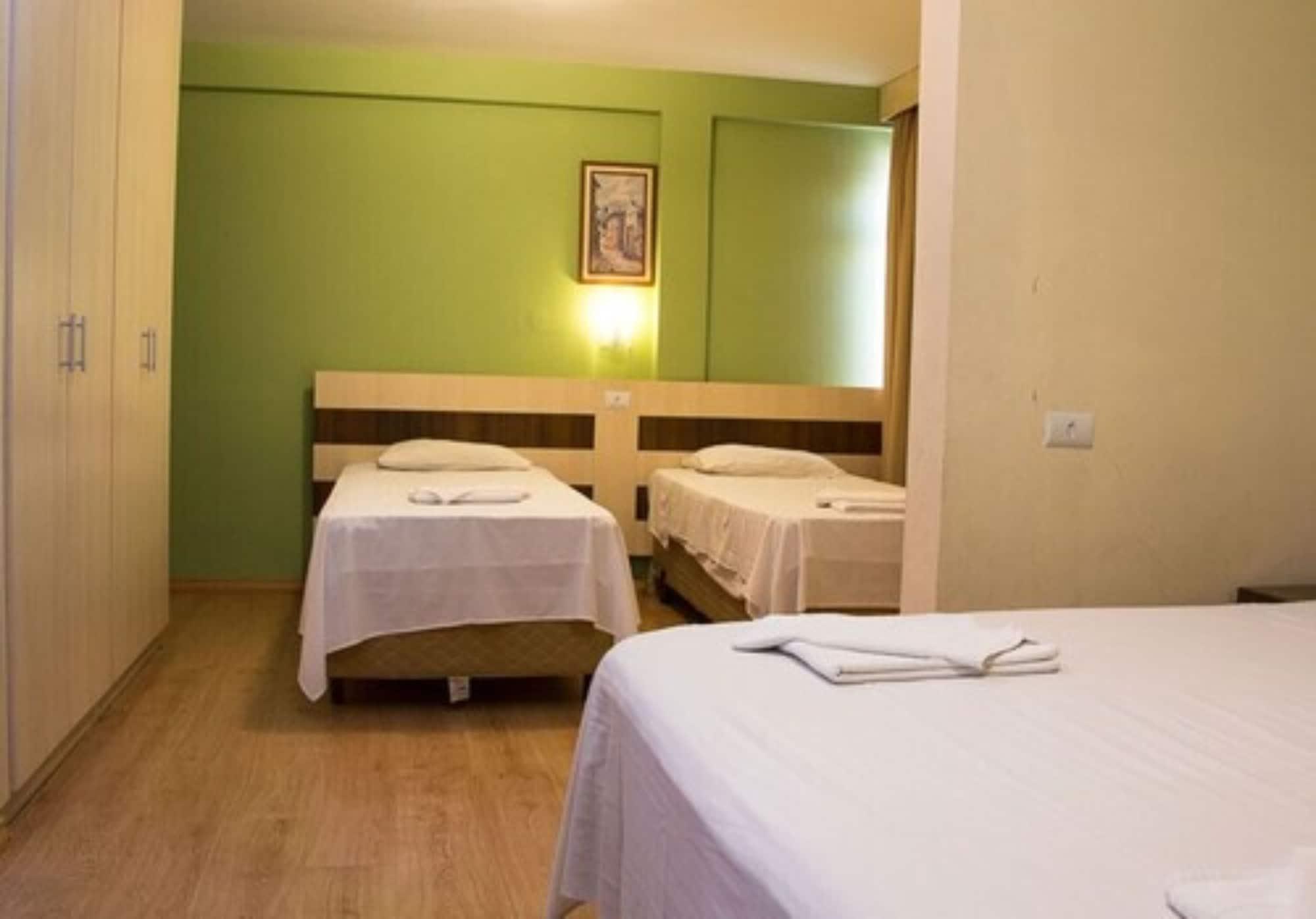 Rede Andrade Mercado Hotel Курітіба Екстер'єр фото
