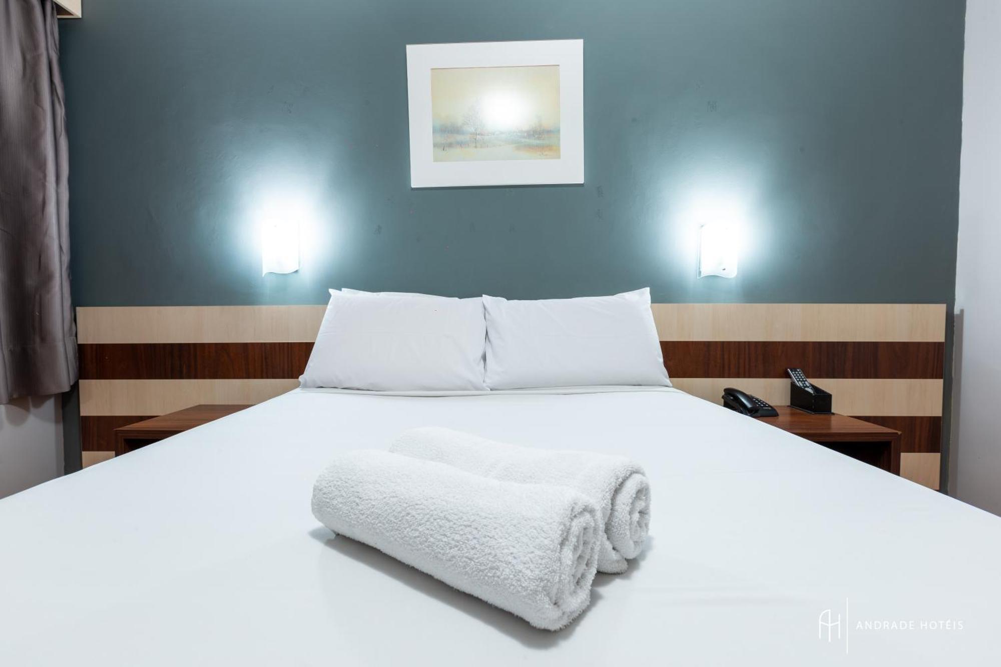 Rede Andrade Mercado Hotel Курітіба Екстер'єр фото